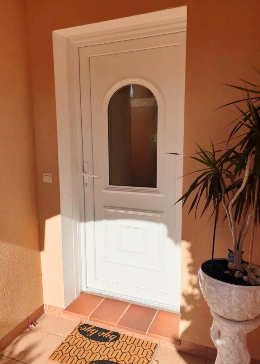 | Rénovation d'une porte à Six-Fours-Les-Plages